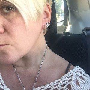 Meet your Posher, Debbi